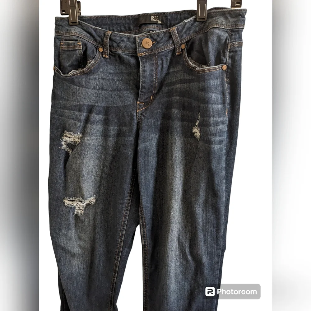 1822 Distressed Stretch Denim - Picture 3 of 4